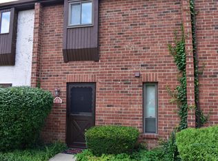 73 Merlin Dr, Westerville, OH 43081
