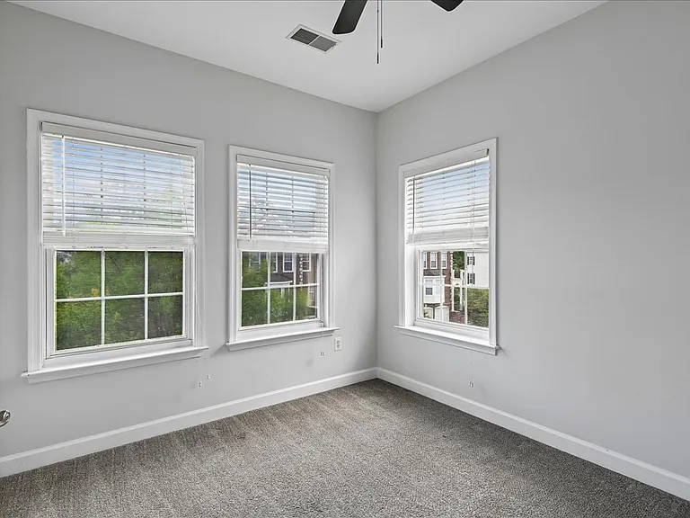441 Penwood Dr — Photo 10
