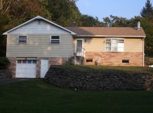 502 N Elting Corners Rd, Highland, NY 12528