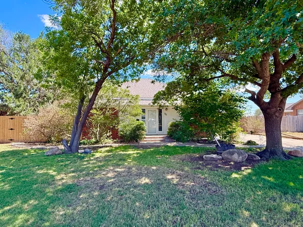 721 W Tennessee St, Floydada, TX 79235