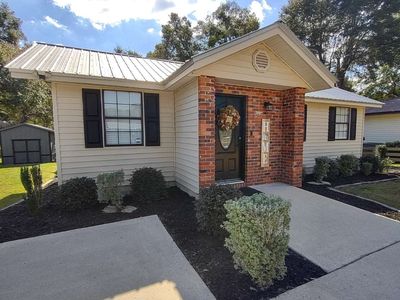 2407 Leigh Ter, Palatka, FL, 32177