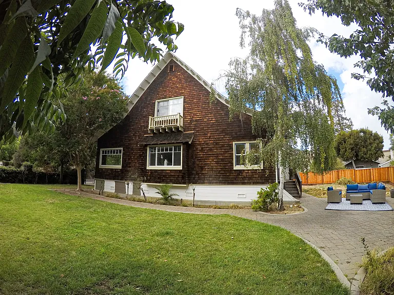 1265 6th Ave — Photo 31