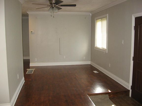 3rd image of 1322 Mark Twain Dr