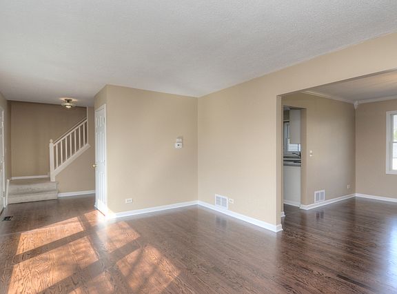 3rd image of 250 Lehigh Ln
