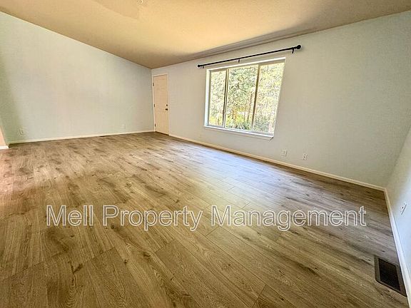 3rd image of 155 E Strayer Way