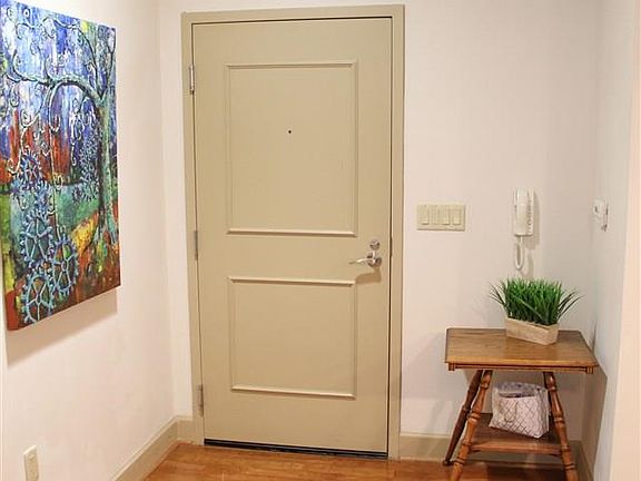 5th image of 1040 Broadway Park Unit 522