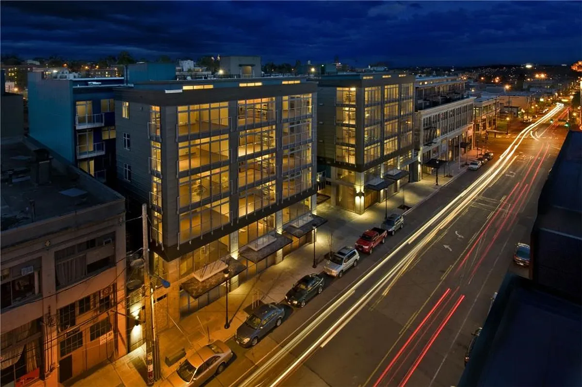 Building Photo - 1414 12th Ave #401
