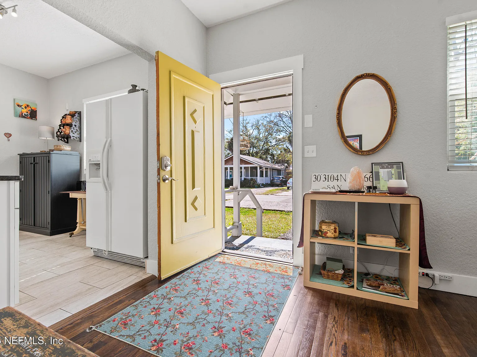 2 bed, 1.0 bath, 900 sqft, $2,000 — Photo 2