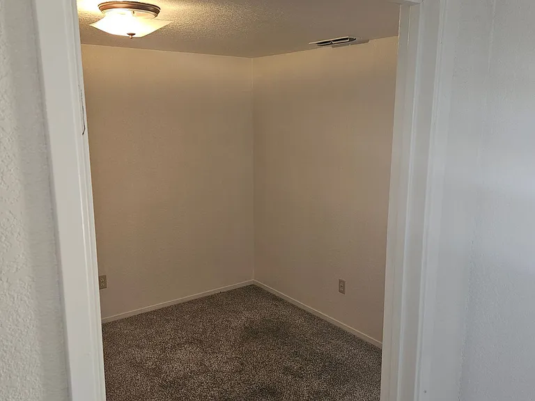 3713 E Orangeburg Ave — Photo 19