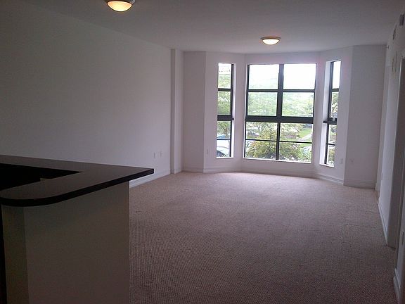 living/dining area with nook