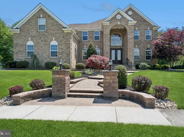 45 Emerald Rd, Robbinsville, NJ 08691