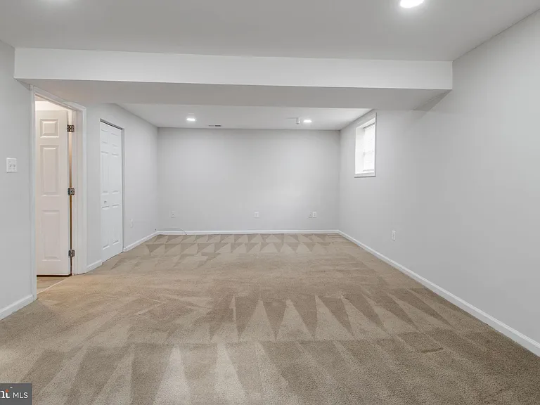 7602 Mezmer Ln — Photo 18