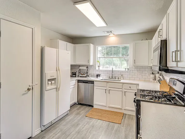 11304 Hungry Horse Dr — Photo 17
