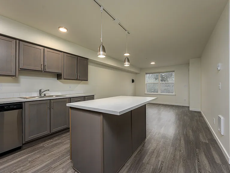 3-Bed 2-Bath Kitchen 3-Bed 2-Bath Kitchen