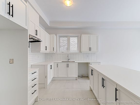 4th image of 241 Seguin St