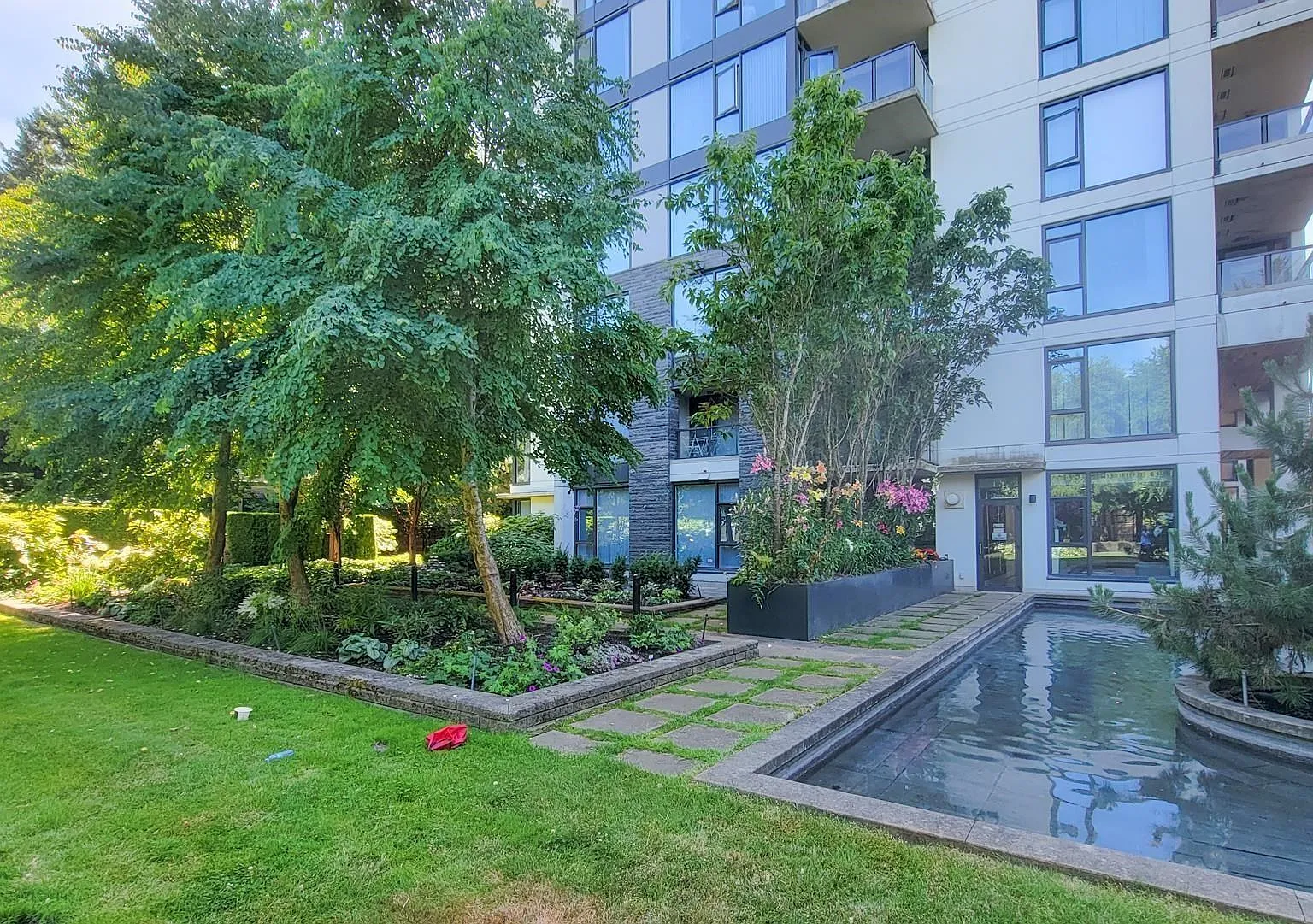 2 bed, 850 sqft, $3,500 — Photo 3