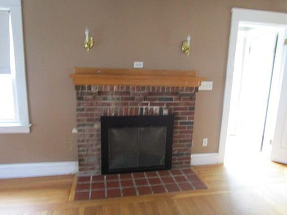 4th image of 12 Philmont Ave