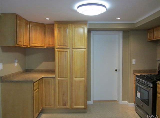 2nd image of 15 Forest Glen Rd