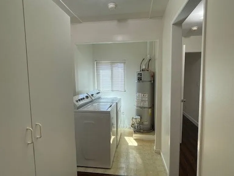 10539 Tinker Ave — Photo 11