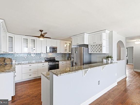 4th image of 801 N Pitt St APT 803
