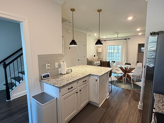 4th image of 4347 Azalea Dr