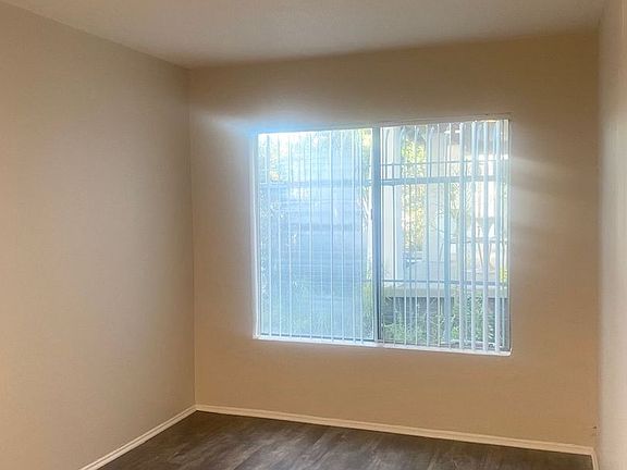 3rd image of 501 Temple Ave APT 1