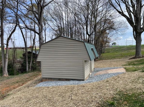 5956 E State Highway 268 W, Dobson, NC 27017