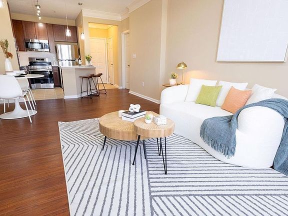 3rd image of 400 17th St NW Unit 2435
