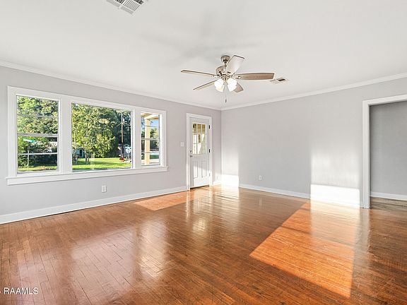 4th image of 253 Sherwood Dr