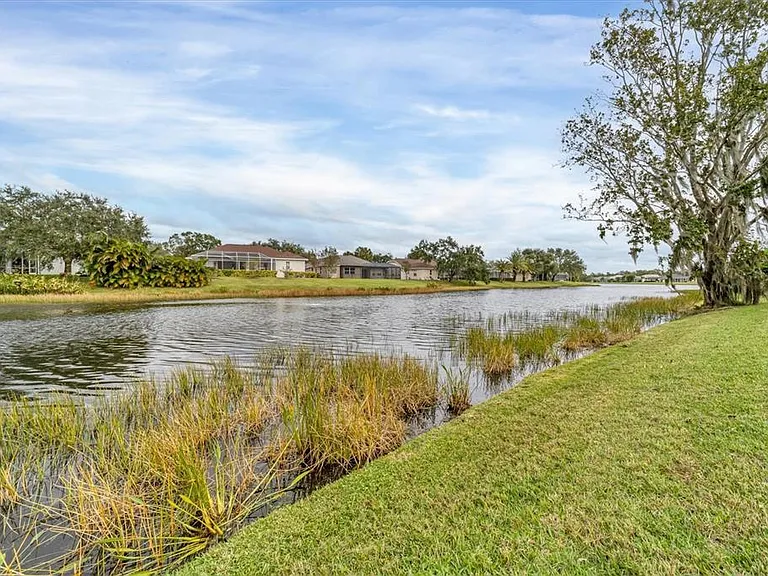 11709 Clubhouse Dr — Photo 32