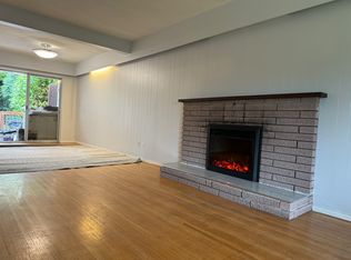 648 W 14th St #2, North Vancouver, BC V7M1R2