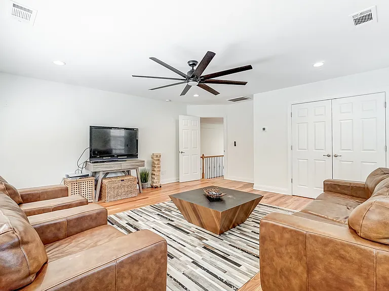 1024 Patricians Ln — Photo 48