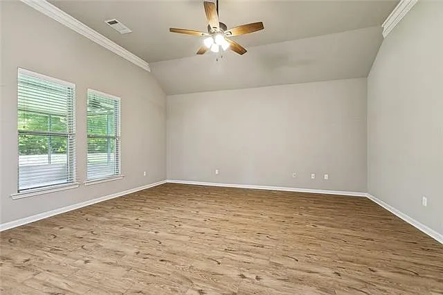 3 bed, 2.0 bath, 1690 sqft, $2,000 — Photo 4