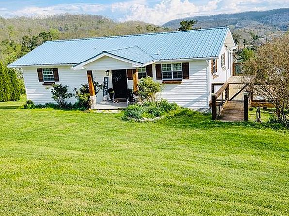 140 Walnut Cir