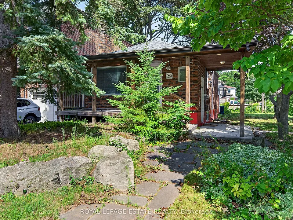 29 Red Deer Ave