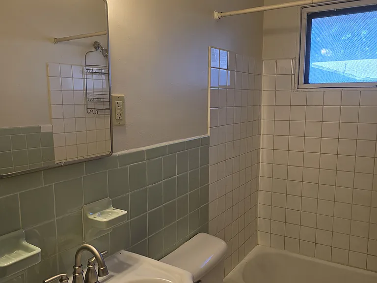 1707 Thomas Ave W #4 — Photo 10