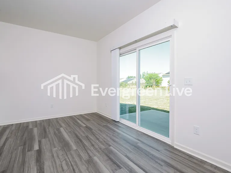 608 Berkeley Glen Rd — Photo 4