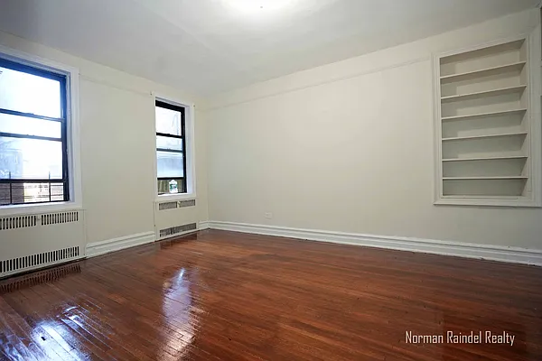 Rented by Norman Raindel, LREB | media 20