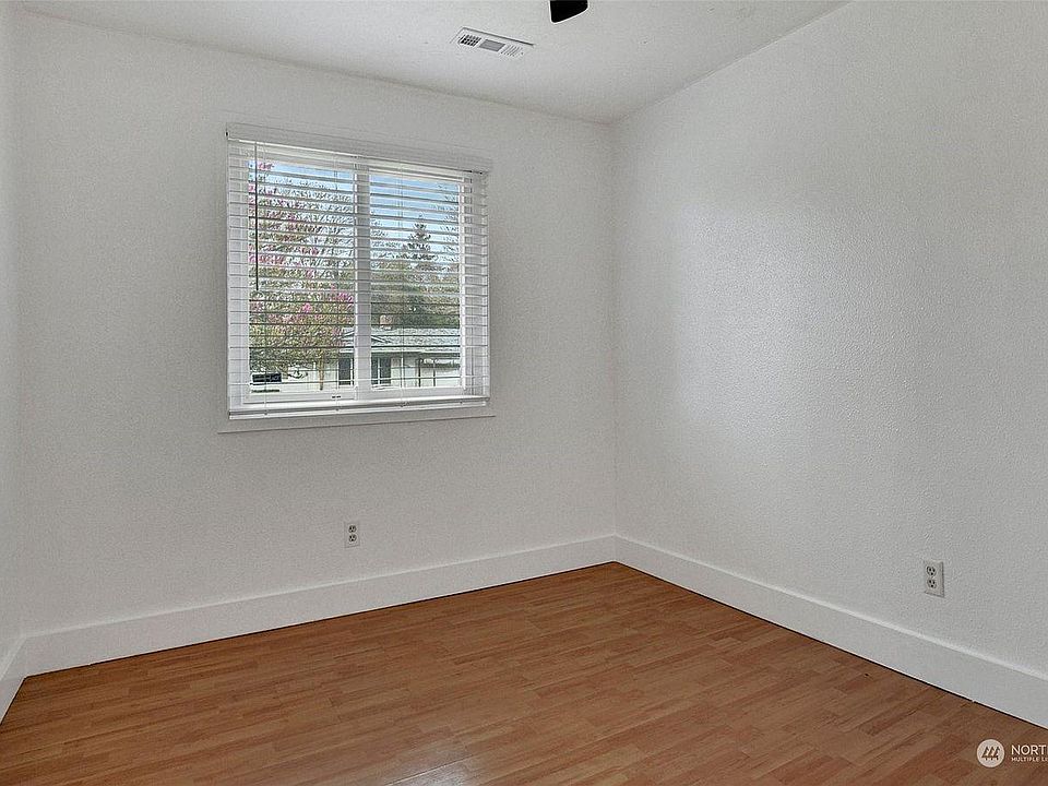 1st image of 11001 NE 58th Ave