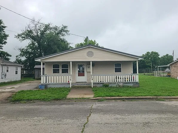 212 E Delta St, Aurora, MO 65605