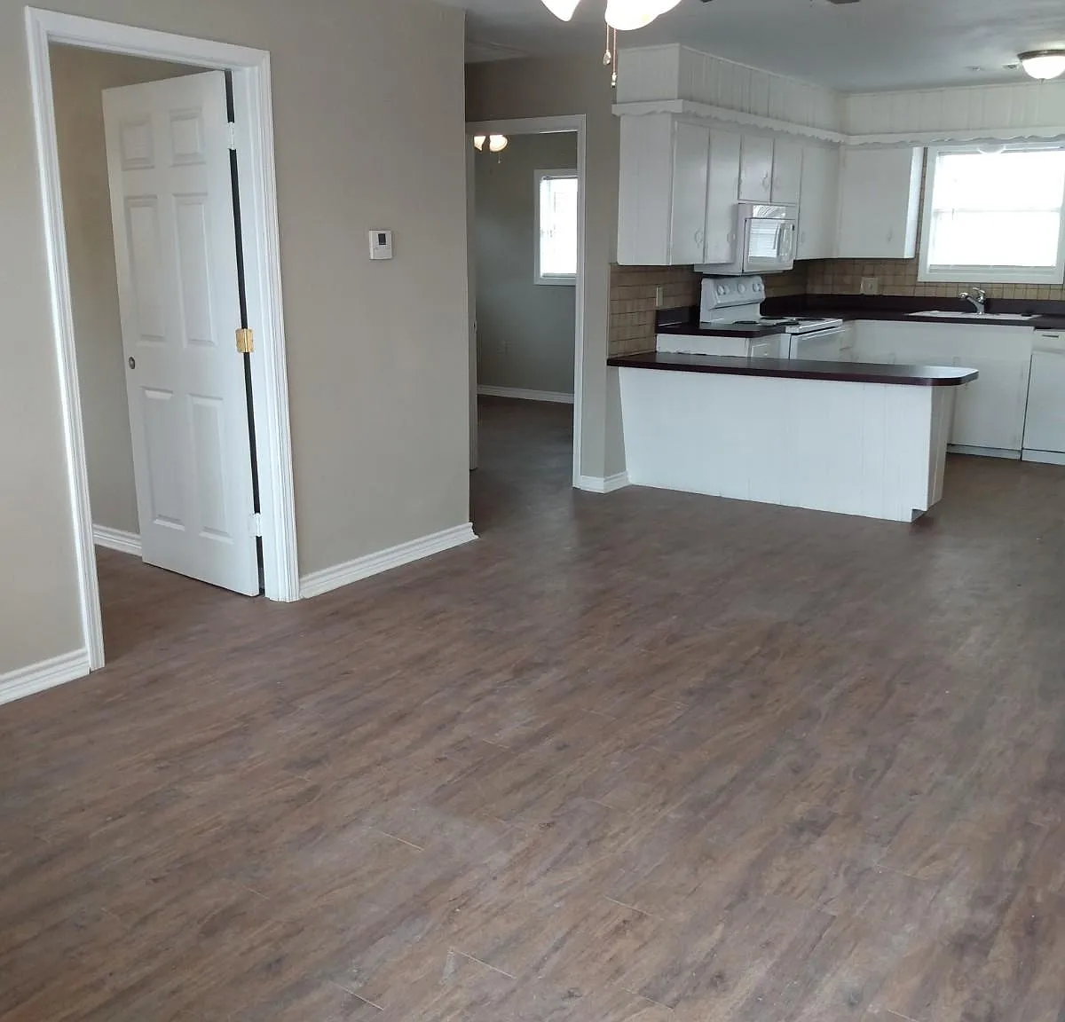 2 bed, 850 sqft, $1,045 — Photo 3