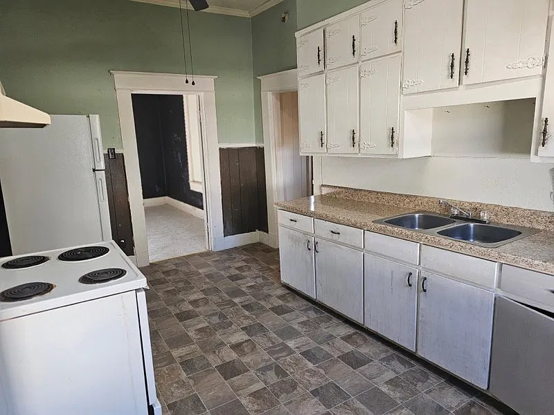 3 bed, 1000 sqft, $795 — Photo 3