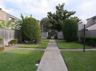 13840 Hollowgreen Dr, Houston, TX 77082