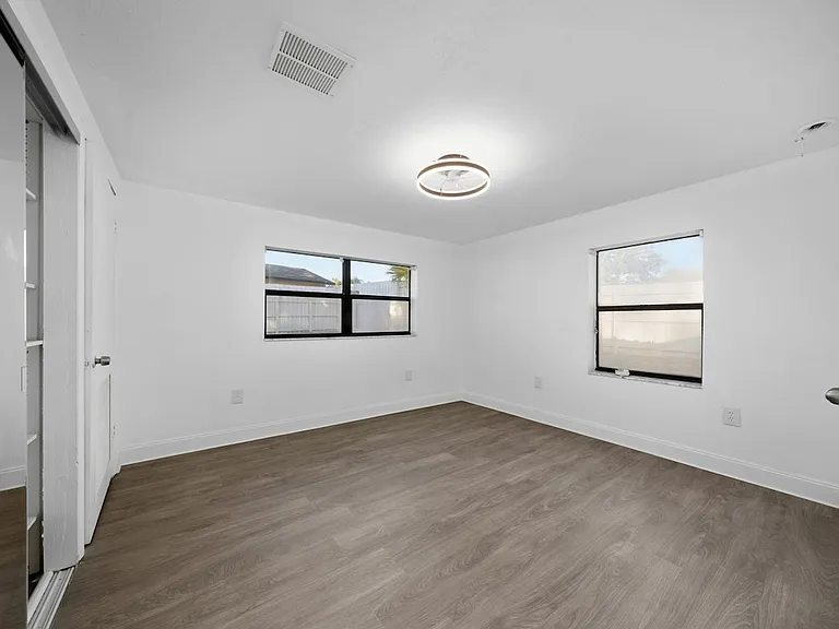 3815 S Summerlin Ave — Photo 17