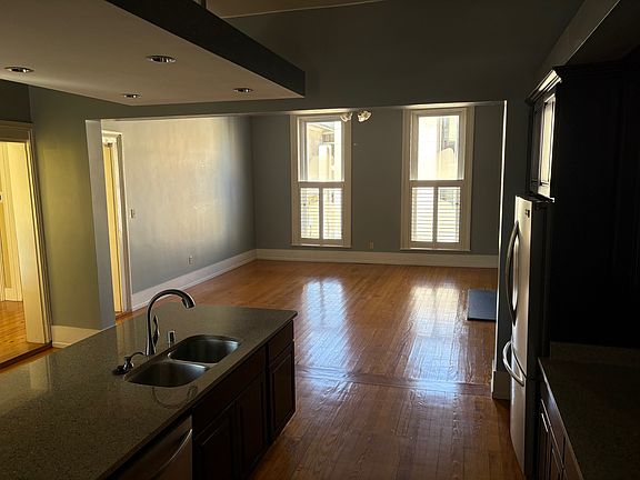 3rd image of 221 Saint Clair St #200