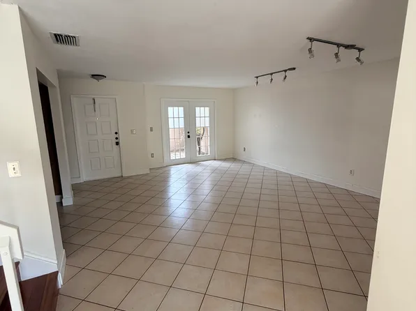 8916 SW 113 Place Cir E, Miami, FL 33176