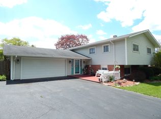 21W131 Everest Rd, Lombard, IL 60148