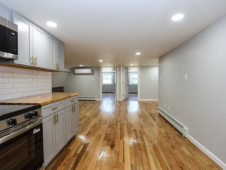 562 Peacock St #2 — Photo 13