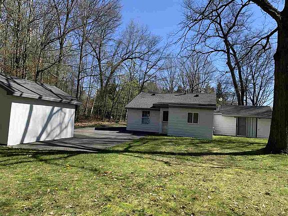 3rd image of 1031 Lake James Dr