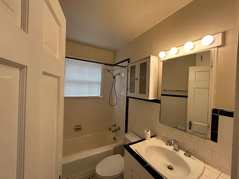 3551 W 4th St #4 — Photo 12